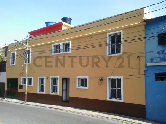 Oficina En Alquiler, En Primer Piso De Casa Comercial Er