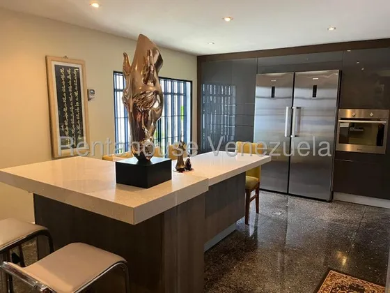 Maria Gonzalez Vende Casa En Colinas De Guataparo, Hermosa, Espectacular Y Muy Cómoda Con Planta Eléctrica Y Pozo De Agua. Contáctame Y Gustosamente Le Atenderé. 25-20714