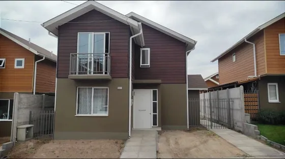 Casa En Venta De 4 Dorm.3b, 4700uf En Puente Alto