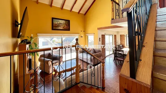 Casa En Lomas De San Sebastián Con Amplia Terraza