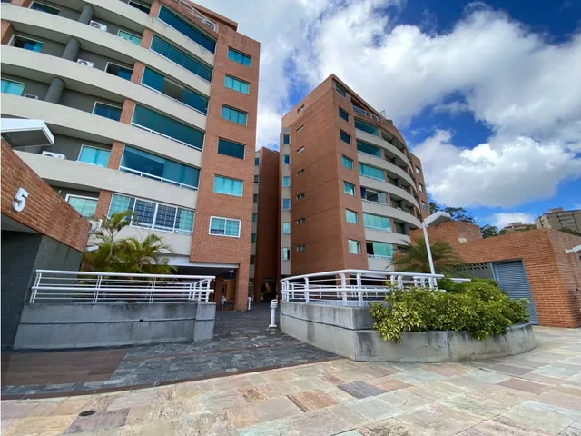 En Alquiler. Pb Dúplex + Terraza 2h/2½/5p. 211m2. Urb. Los Naranjos
