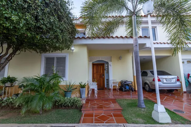 Townhouse En Venta En La Exclusividad De La  Zona Norte De ,maracaibo