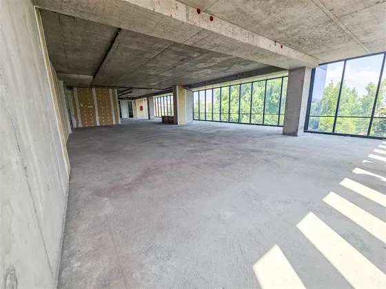 Oficina En Venta En Lo Barnechea / Edificio Clase A