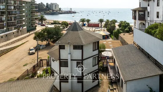 Casa Castillo En El Corazón De Papudo  ¡un Ícono ...