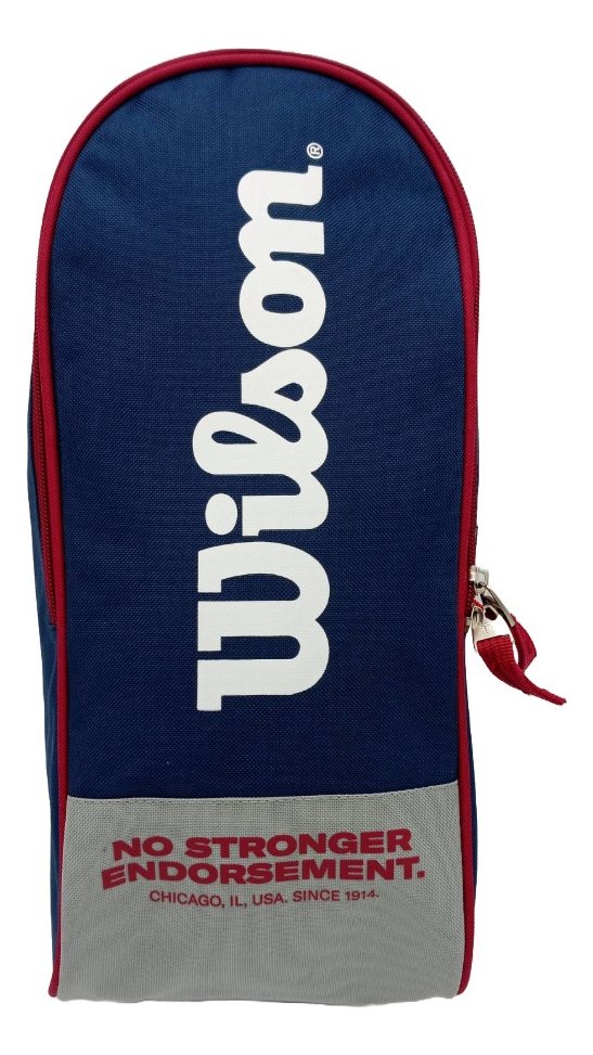 Bolso Porta Tacos Wilson Lisboa (Azul Marino) Wilson Papeleta x 1 Con un interior espacioso la Guayera Wilson Lisboa lleva los tacos-botines-guayos que necesites el día del juego.?CARACTERÍSTICAS?- Marca: Wilson.- Modelo: Taquera Lisboa.- Dimensiones: 36 x 16 x 16 c