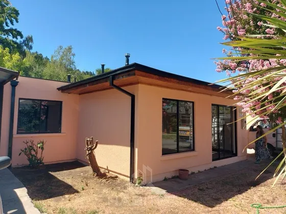 Casa En Venta De 3 Dorm. En Curicó