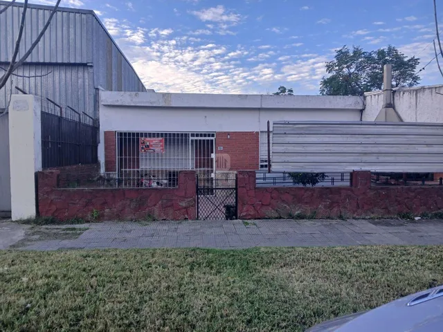Venta Casa + Local Comercial En Cerrito De La Victoria