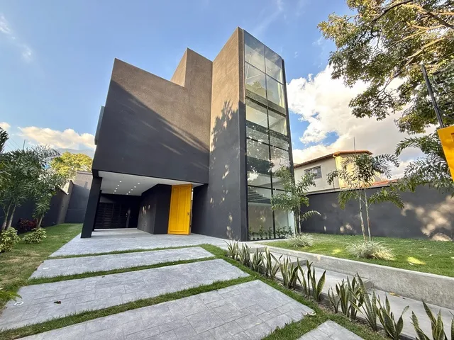 Casa A Estrenar En Venta En La Floresta 600 M2