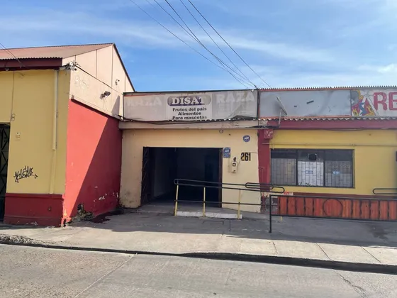 Arriendo Local Comercial A Pasos De La Recova