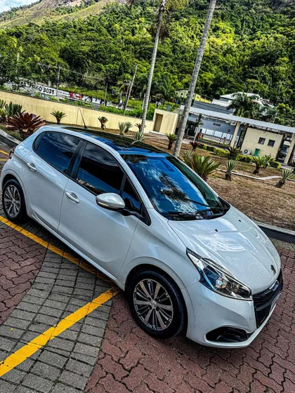 Peugeot 208 1.6 16v Griffe Flex Aut. 5p