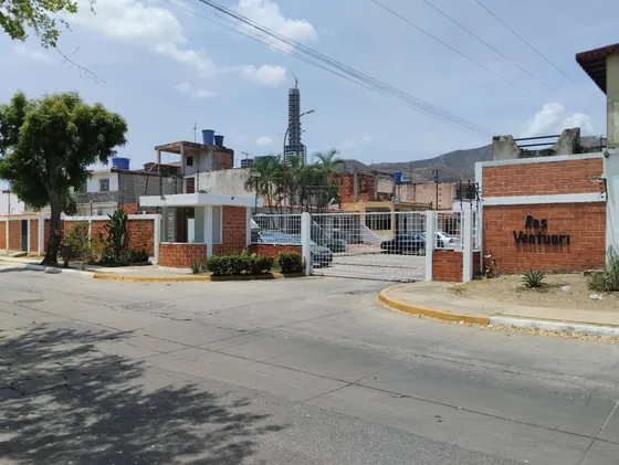 Casa De Una Planta, Cerca De Las Vías Principales En San Diego