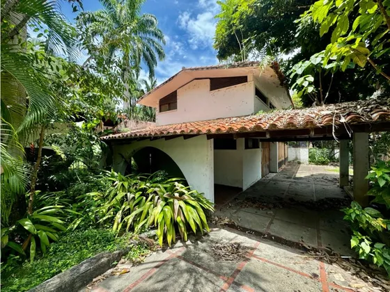 Se Vende Terreno 6106m2 Los Chorros 9435