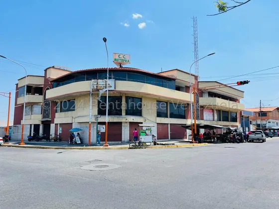 Edificio En Venta C.c Metefra Acarigua - #24-20560 Jm Rah