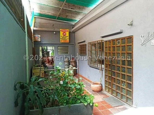 Casa Comercial En Venta En Los Palos Grandes Jdv Cod 24-23435 