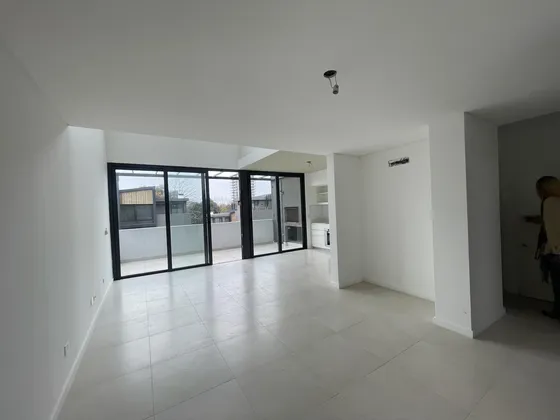 Departamento En Venta En Nuevo Béccar Central. En Dúplex Con Parrilla.