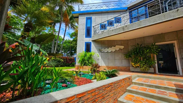 LG Soy Captador, Trato Directo Con Propietario Vendo Casa De Lujo En Esquina, En La Urb. La Floresta Única En Su Estilo, Recién Actualizada Diseño Minimalista Una Joya En El Corazón De Chacao.