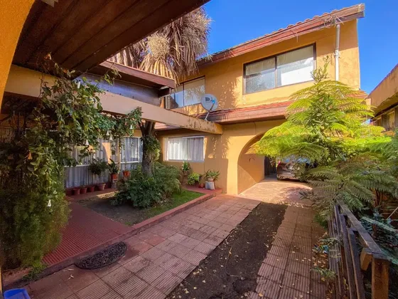 En Venta Amplia Casa En Sector Balmaceda