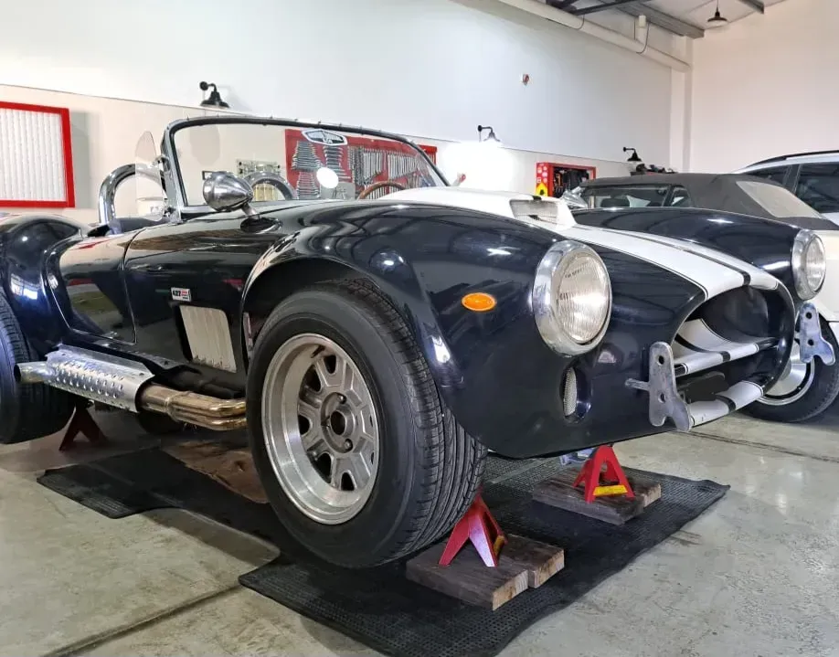 Ford Shelby Cobra (2006) Ford Cobra V8 Engine, 400 hp, Made in USA