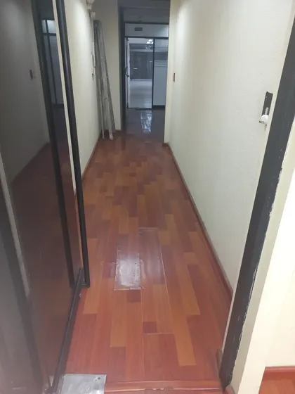 Alquiler (cliente Directo) Local 559 Mts2 C/aire Acondicionado. Hay 20 Oficinas + Sala Conferencia Y Reuniones. Kitchenette + 2 Salas Baños Dama-caballero + 1 Baño. Piso 2. Los Ruices. Milthonhouse53.