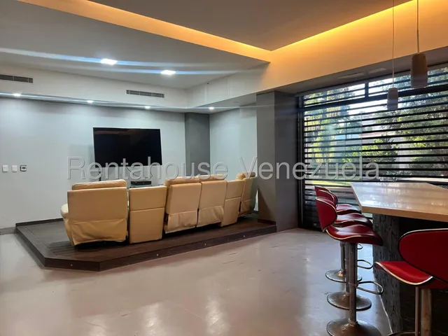 ¡¡hermoso Duplex Con Jardin, Diseño Espectacular Y Amplia Comodidad, Cercano Al Majestuoso Avila!! - La Florida - Luis Gomez - Mls #25-17237
