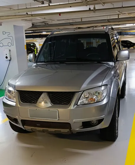 Mitsubishi Pajero Tr4 2.0 4x2 Flex Aut. 5p