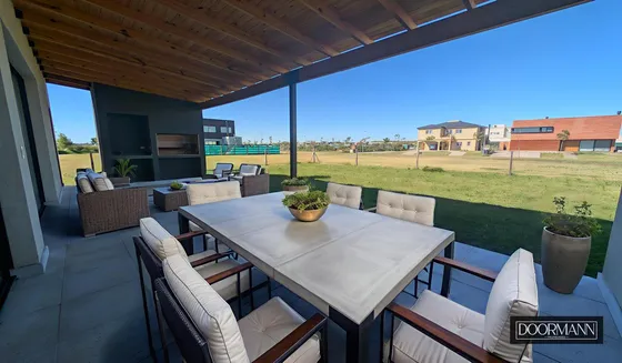 Casa En Venta Puertos Del Lago Riberas | Belén De Escobar | En Una Planta Permuta