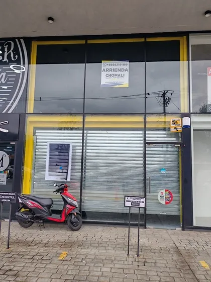 Local Comercial  En Stripcenter Hochstetter