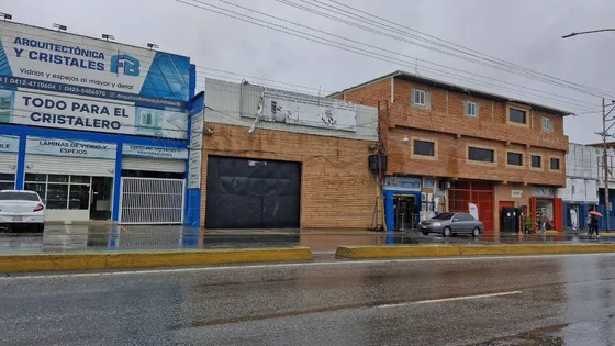 Fp 243973   Galpón Av Lisandro Alvarado Valencia A Pie De Calle