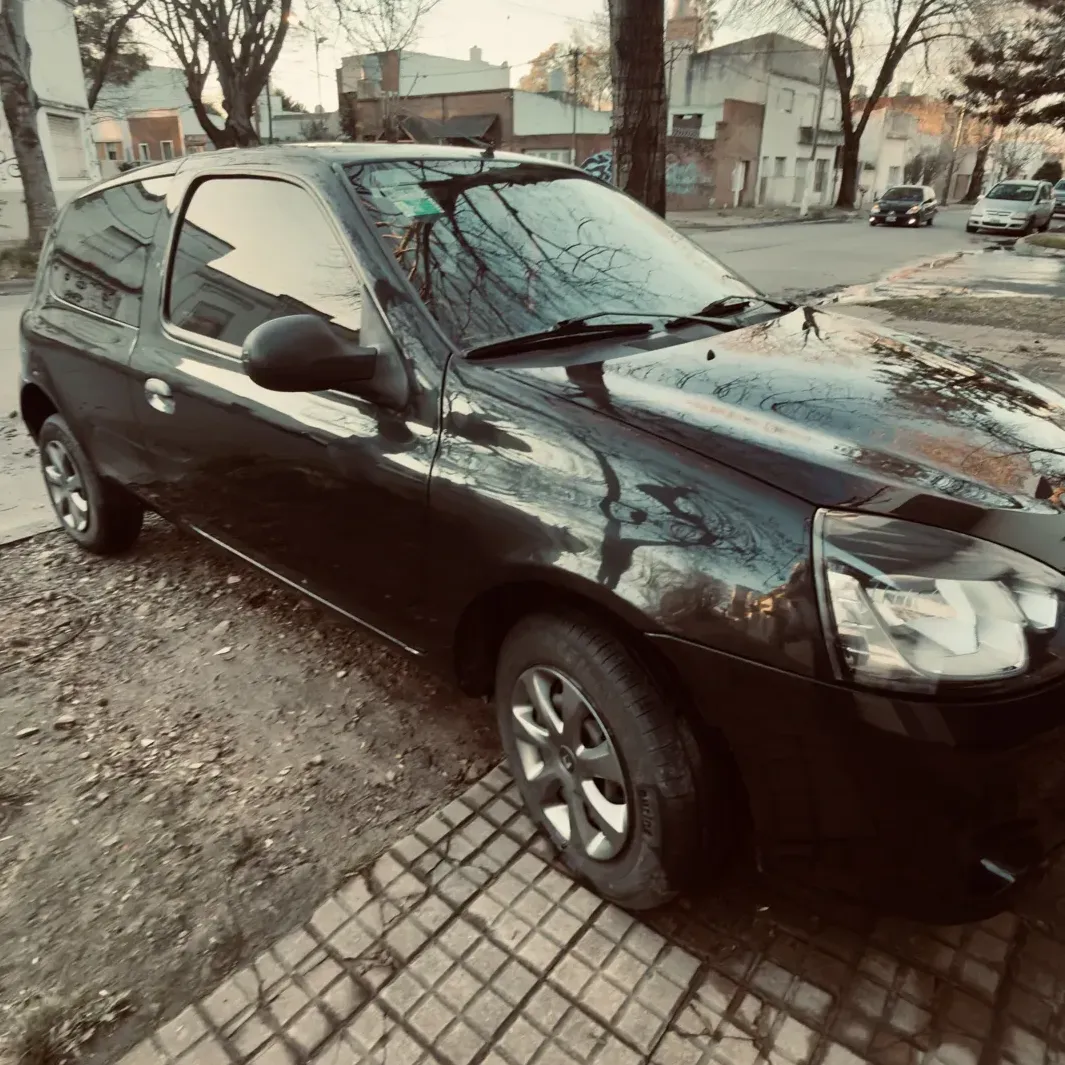Renault Clio 1.2 Mío Authentique Pack Look Abs Abcp