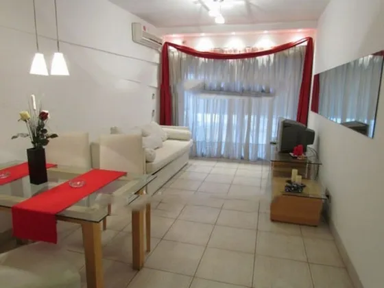 Palermo, Av Córdoba 3700, 3 Amb, 75m2, U$s 900 + Luz + Gas. 3px . 01-07-25