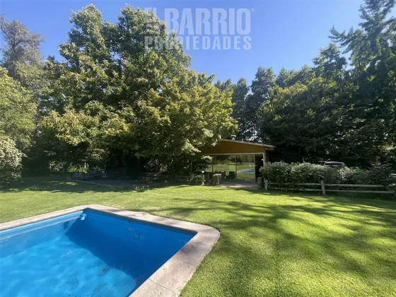 Casa En Venta De 4 Dorm. En Colina