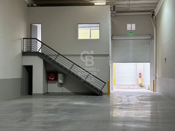 Bodega Con Oficinas Entrega Inmediata