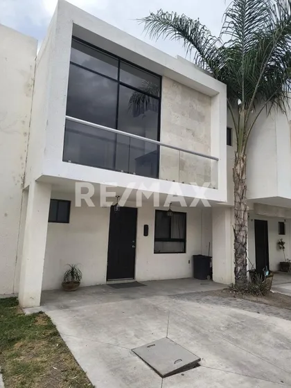 Casa En Renta Amueblada La Cantera Celaya