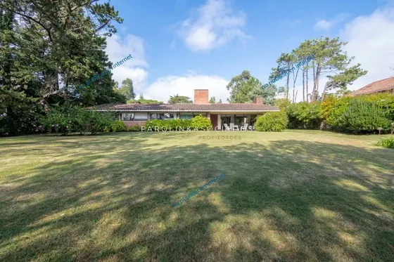 Casa En Venta De 4 Dormitorios En Golf, Punta Del Este.