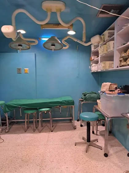 Venta Consultorio Con Quirófano En Clinica Metropolitano Del Norte, Naguanagua. Dl