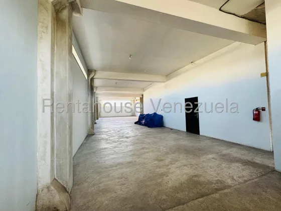 Sorangel Vargas Alquila Galpon Excelente Ubicacion Al Centro De Barquisimeto Mls #25-17627