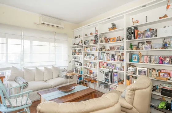 Departamento Reciclado Con Balcón Y Cochera Olivos