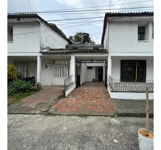 Arriendo Casa Local, Al  Norte De La Ciudad, Sector El Nogal