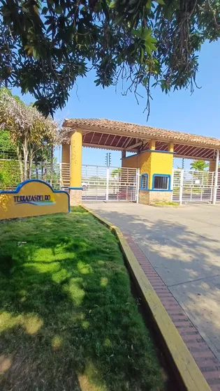 En Venta Apto  De 2 Hab Terraza Del Río Barcelona 
