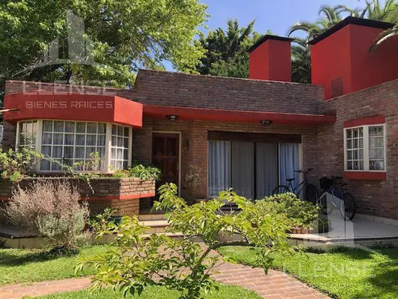 Casa 4 Ambientes En Venta - Club El Carmen