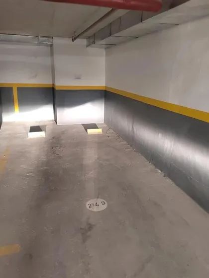 Cochera En Venta - 12mts2 - Abasto