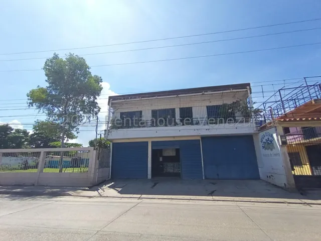 Galpon Comercial En Venta Inm En La Zona De Flor Amarillo, Zona 100% Comercial, Ubicado A Pie De Calle Con Gran Afluencia Vehicular Y Peatonal, Facil Acceso. Valencia 24-9810