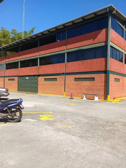 Cerca De Intermarine  Guatire  