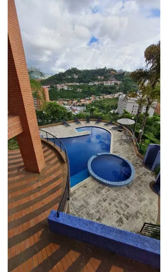 Vendo Ph 500+100m2 Colinas De Valle Arriba 9370