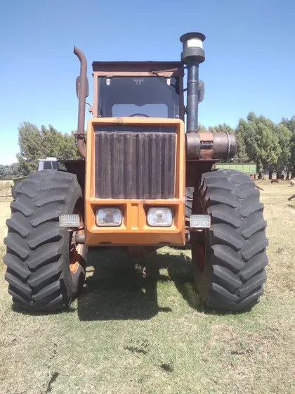 Vendo Tractor Zanello 4300f,motor Carterpillar 190hp,caja Zf