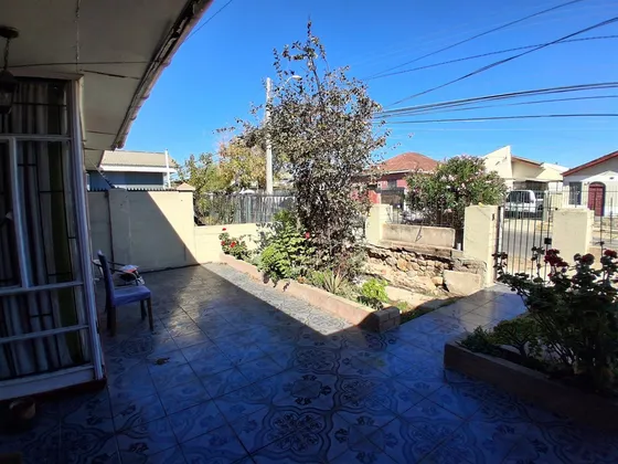 Casa En Venta De 3 Dorm. En Quilpué, Central