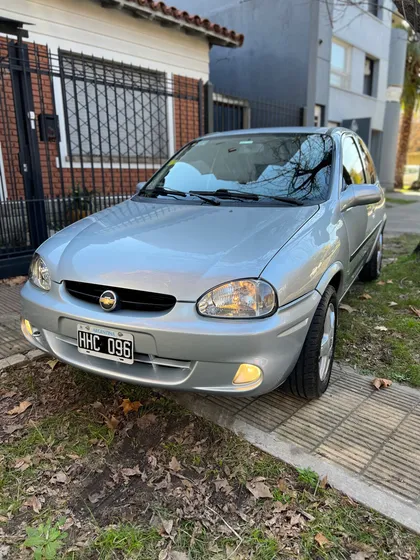 Chevrolet Corsa Classic 1.6 Gl Aa 3p