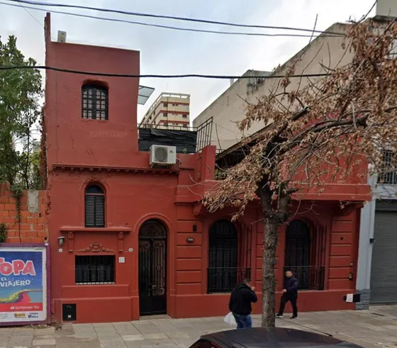 Venta! Casa De 8 Ambientes Con Terraza. Lista Para Habitar (paternal)