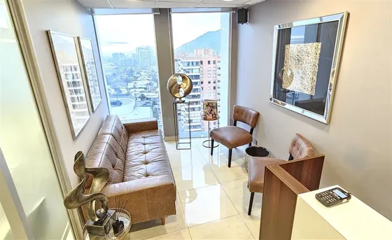 Bien Ubicada. Moderna Clinica Dental En La Dehesa.