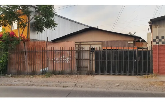 Venta Terreno Con Casa 4d 1b En Los Andes